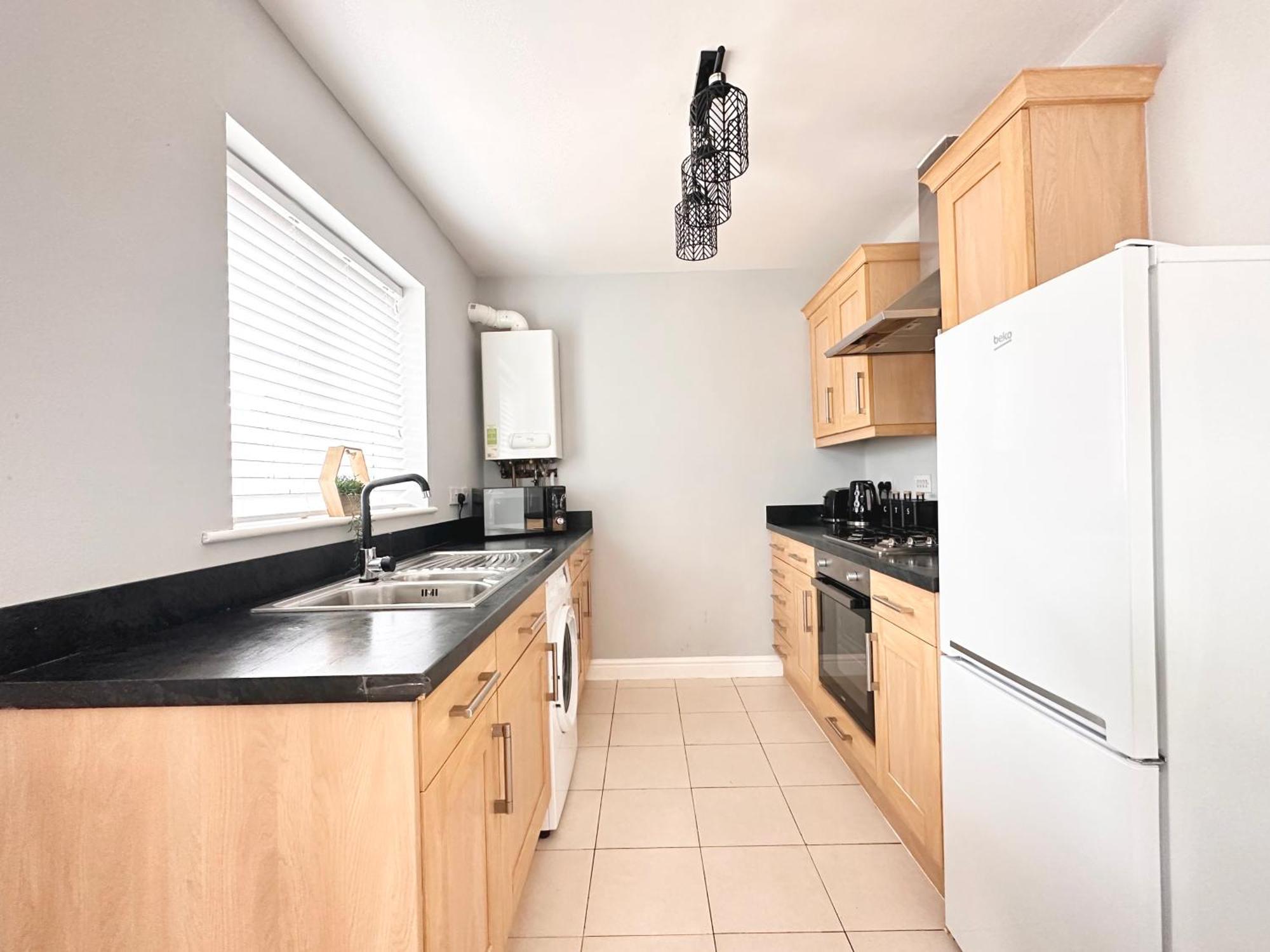 Holiday home Comfy 2 Bed - - 10 Min Walk From