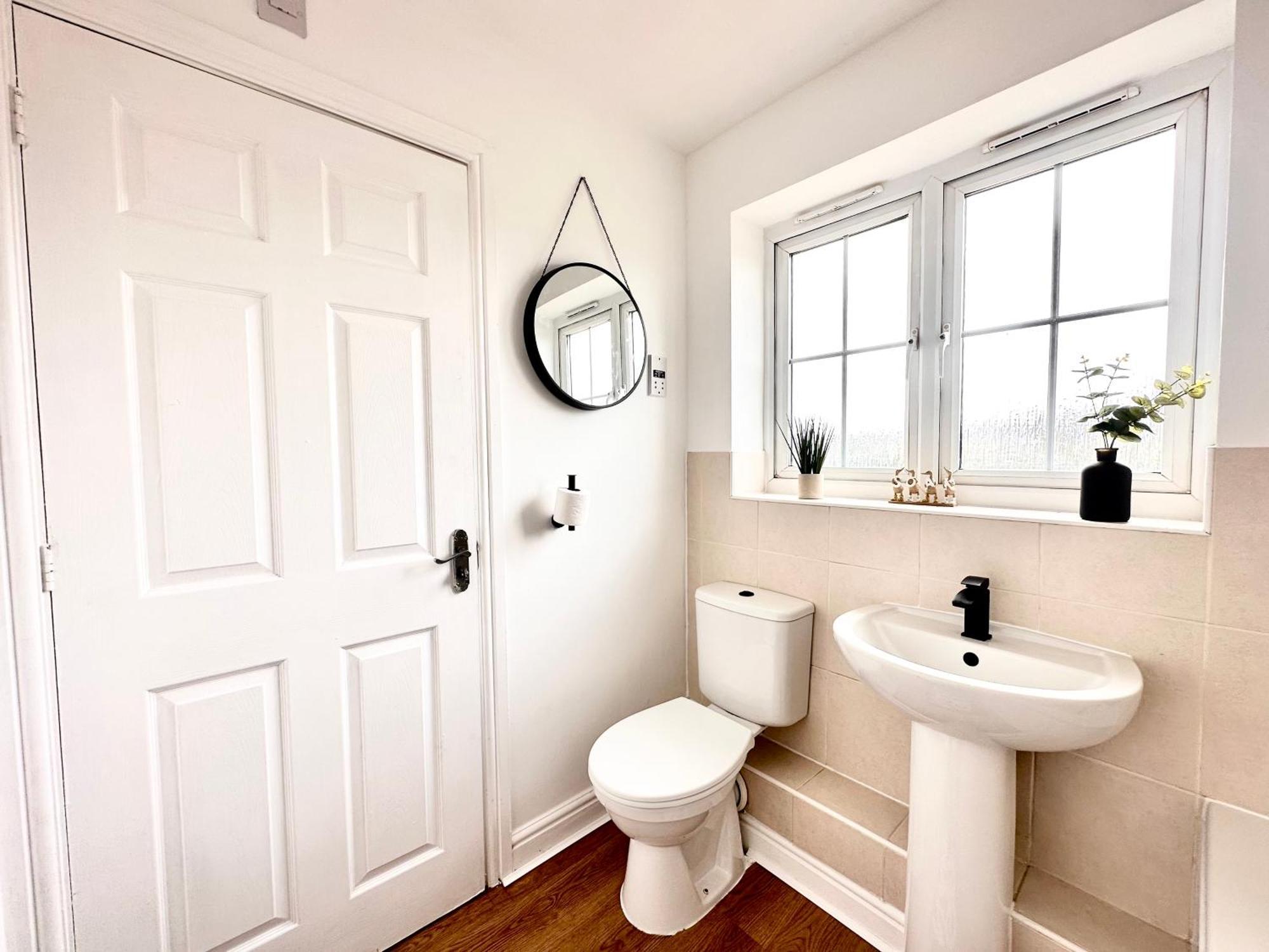Comfy 2 Bed - - 10 Min Walk From Port Talbot